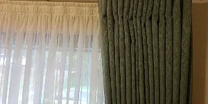 Фото электрокарнизы для штор  в гостиную
